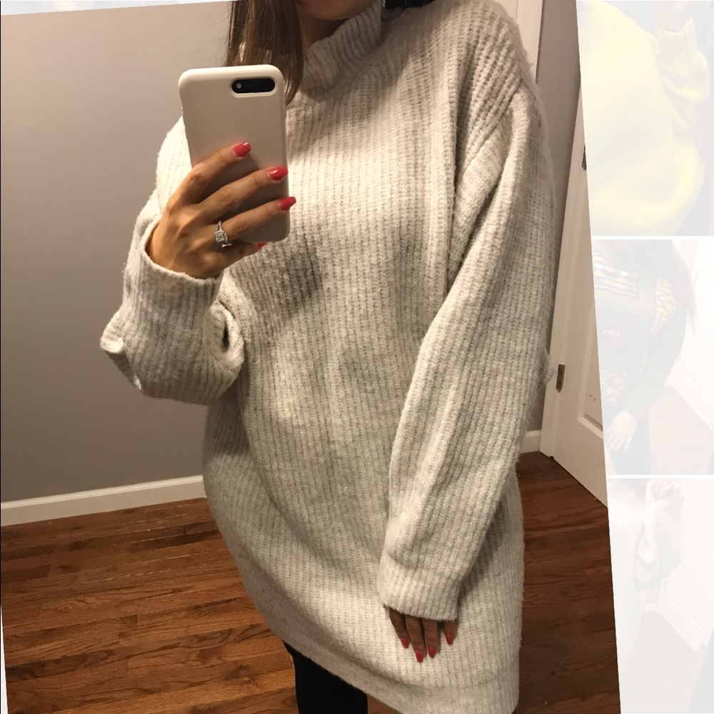 Oversized beige sweater from Zara